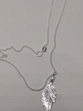 Load image into Gallery viewer, Silver leaf necklace and curb chain
