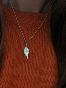 stelring silver handmade leaf pendant