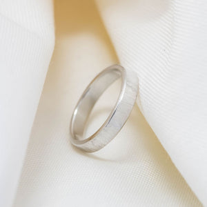 Lined silver stacking ring