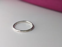 Load image into Gallery viewer, Silver hammered stackable ring 

