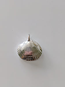 solid silver seashell pendant