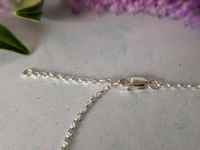 Load image into Gallery viewer, lobster clasp and oval belcher chain of silver bracelet

