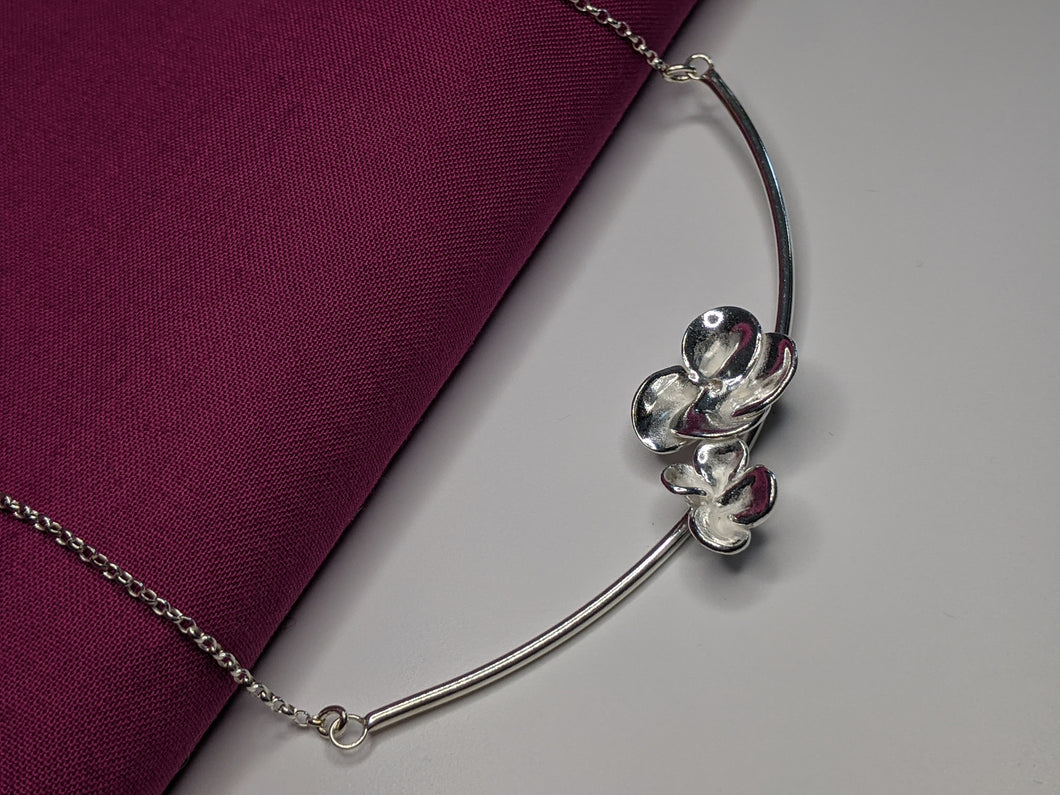 Flower Bar Necklace