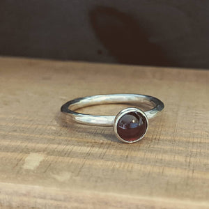 Silver garnet birthstone ring