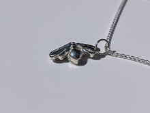 Load image into Gallery viewer, Silver Solid Bee Necklace
